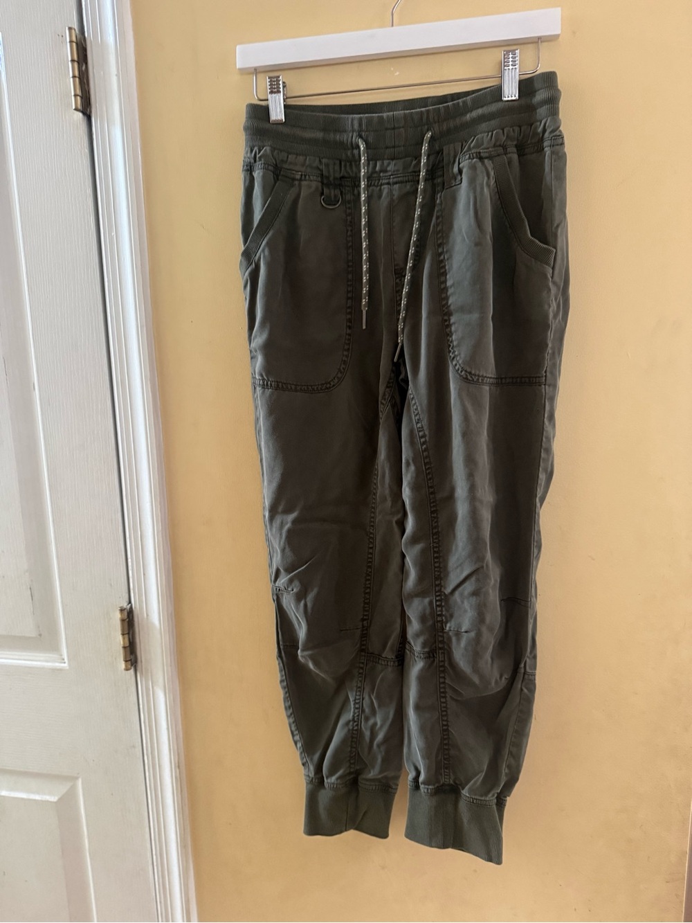 Pilcro Anthropologie Women’s Olive Green Jogger Pants with Drawstring Waist, xs